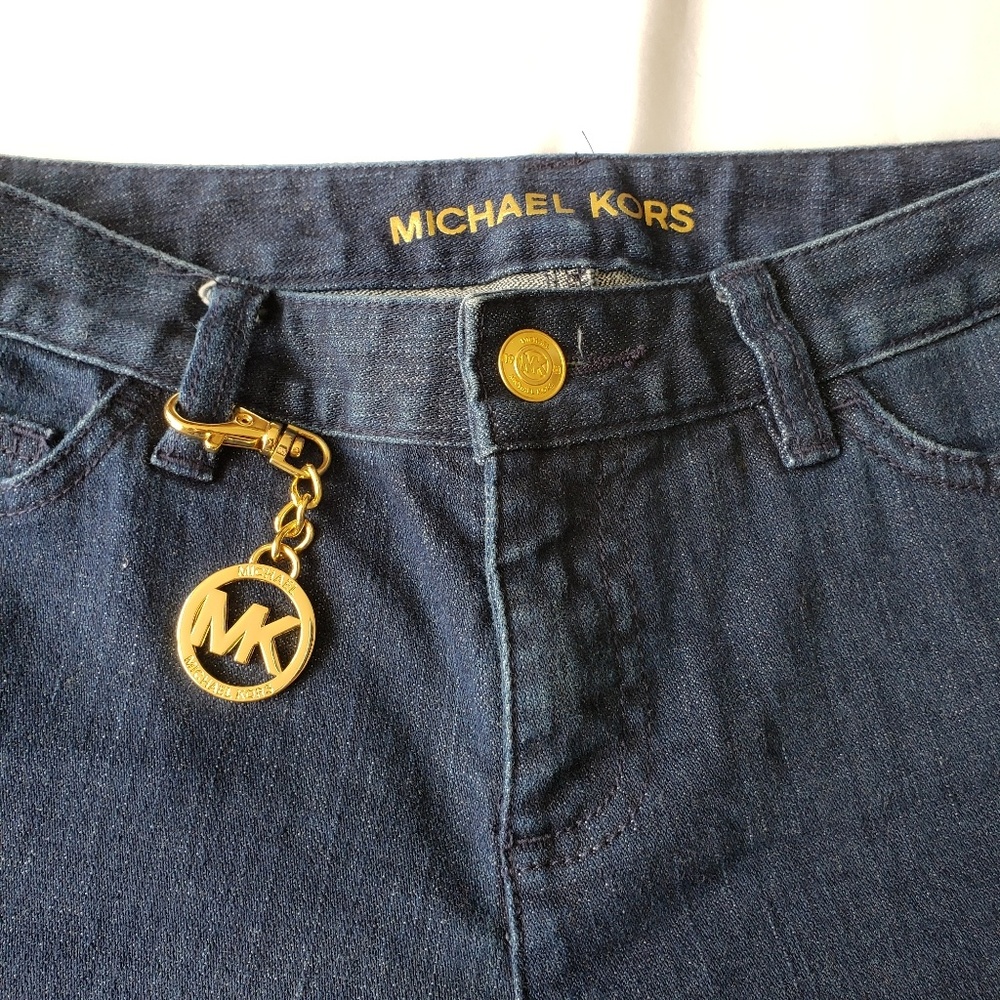 Michael Kors cropped jeans with gold MK charm 🤍Size 0